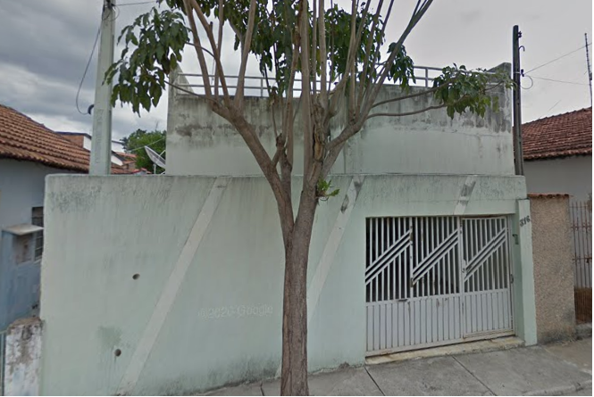 CASA NO CENTRO DA CIDADE