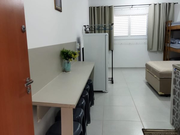 APARTAMENTO PARA 5 PESSOAS NO CONDOMÍNIO DA FÉ COM VAGA DE GARAGEM