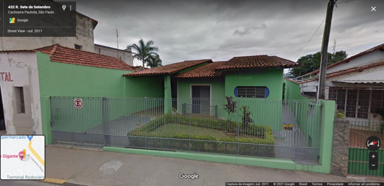 Casa com Edícula