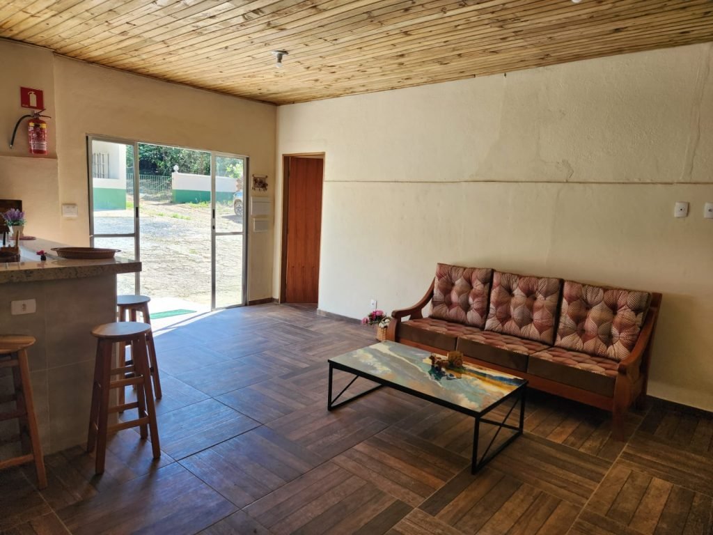 CASA DE CAMPO – ESTRADA ASFALTADA – 8 MINUTOS DA CANÇÃO NOVA