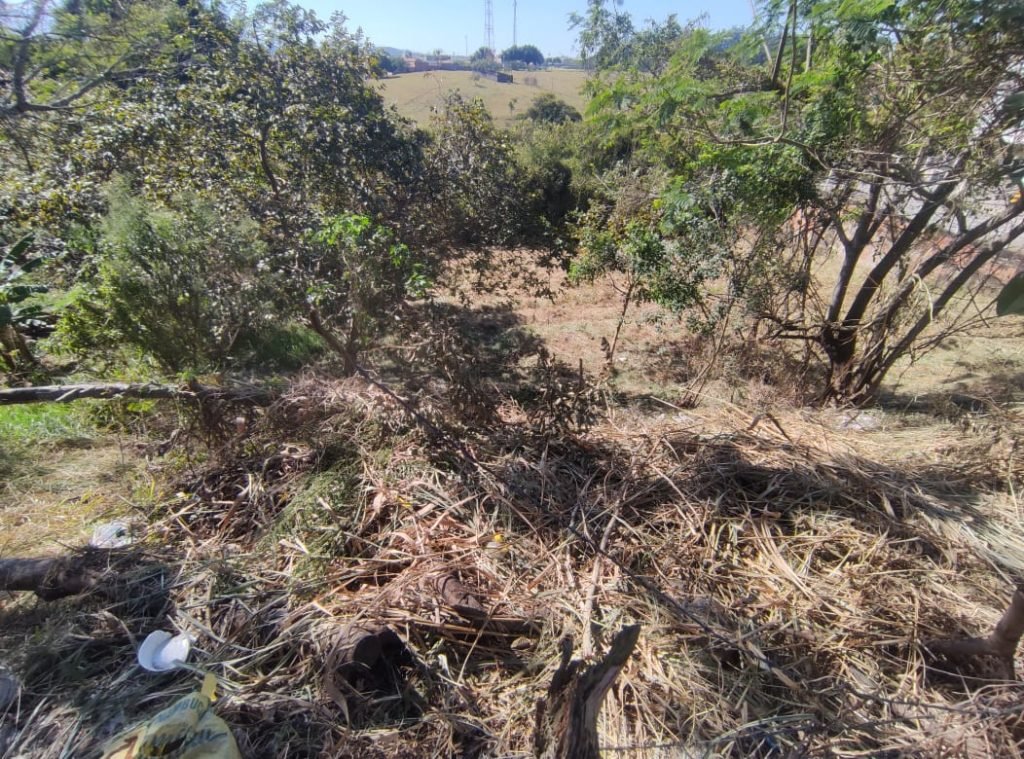 IMPERDÍVEL!!!  TERRENO COM 1000m² – NA SARAH KUBITSCHEK – NEGOCIÁVEL