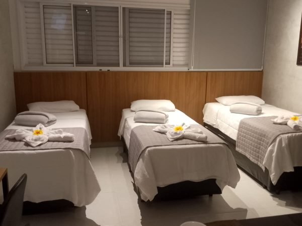 Apto Premium no Condomínio da Fé: Wi-Fi Gratuito e Vaga Privativa a 3 Minutos a Pé da Canção Nova