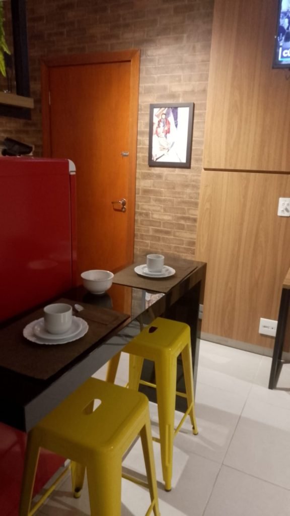 “Apto Premium no Condomínio da Fé: Wi-Fi Gratuito e Vaga Privativa a 3 Minutos a Pé da Canção Nova!”