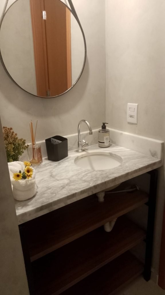 “Apto Premium no Condomínio da Fé: Wi-Fi Gratuito e Vaga Privativa a 3 Minutos a Pé da Canção Nova!”