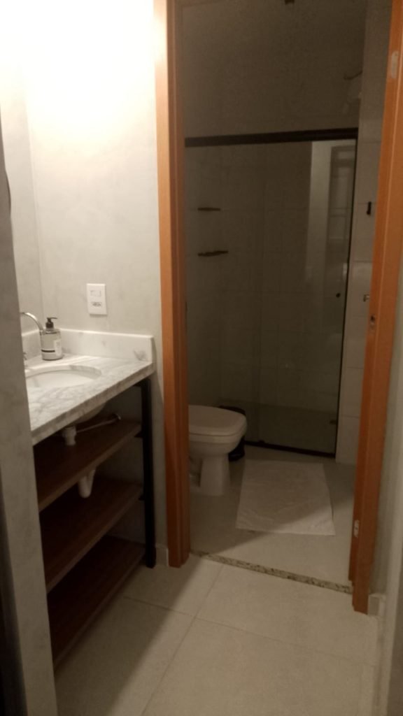 “Apto Premium no Condomínio da Fé: Wi-Fi Gratuito e Vaga Privativa a 3 Minutos a Pé da Canção Nova!”